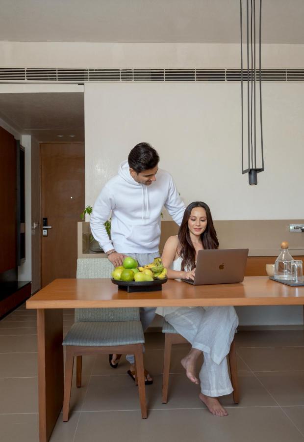 Life At Repose- Lake Villas Resort & Club Chor Warodra Exterior foto